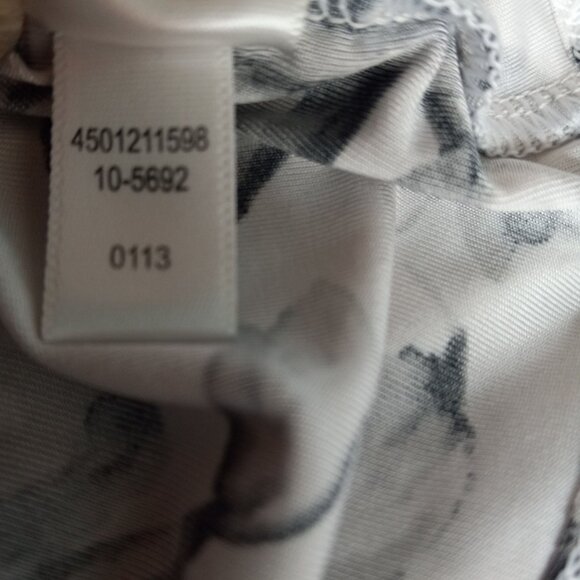 White House Black Market Size M Tank Top Floral Tiered Ruffle Sleeveless - Picture 7 of 7